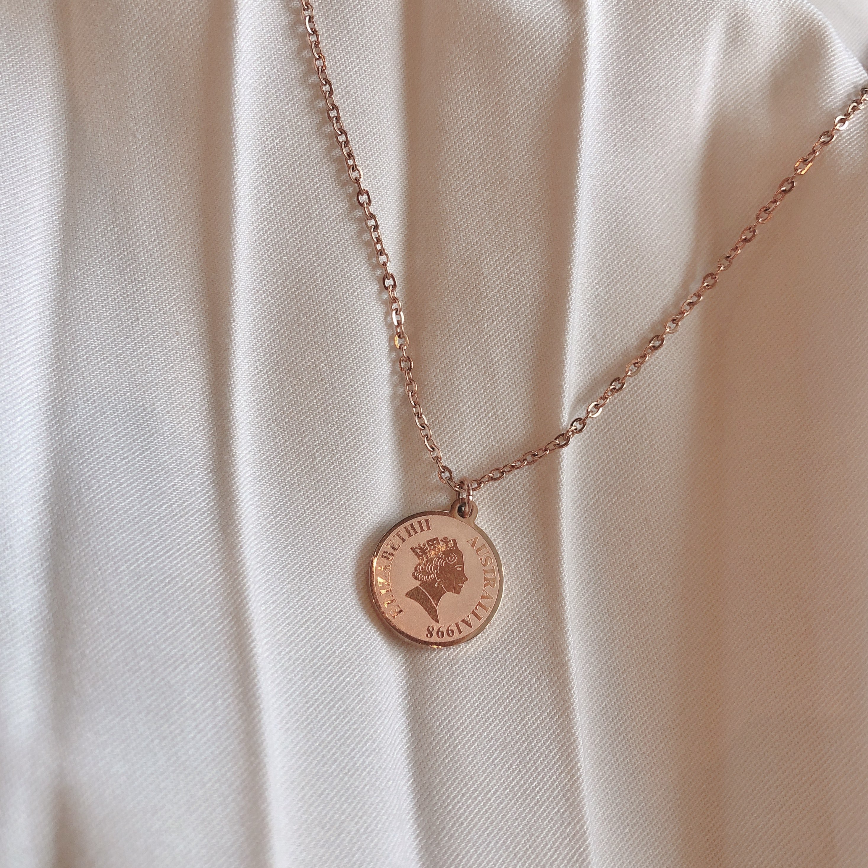 올써지컬] 로즈골드_엘리자벳 코인목걸이 | 아이디어스
