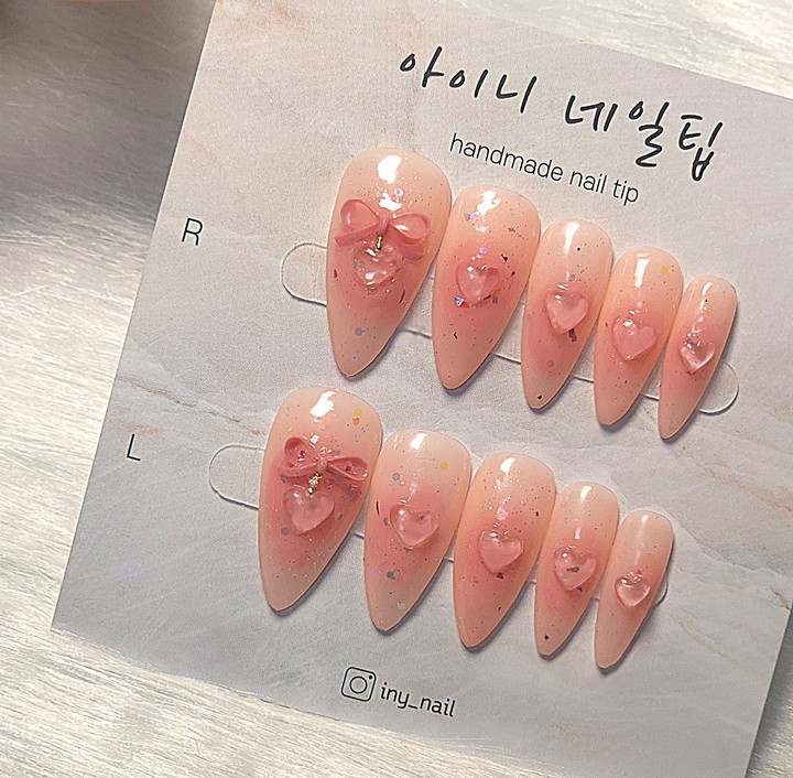 스틸레토 쉐입 입니다
