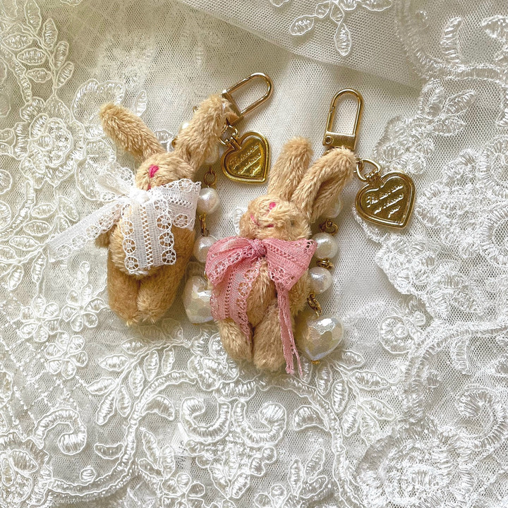 🐰사은품Event🐰] 레이스리본 토끼 진주 키링 | 아이디어스