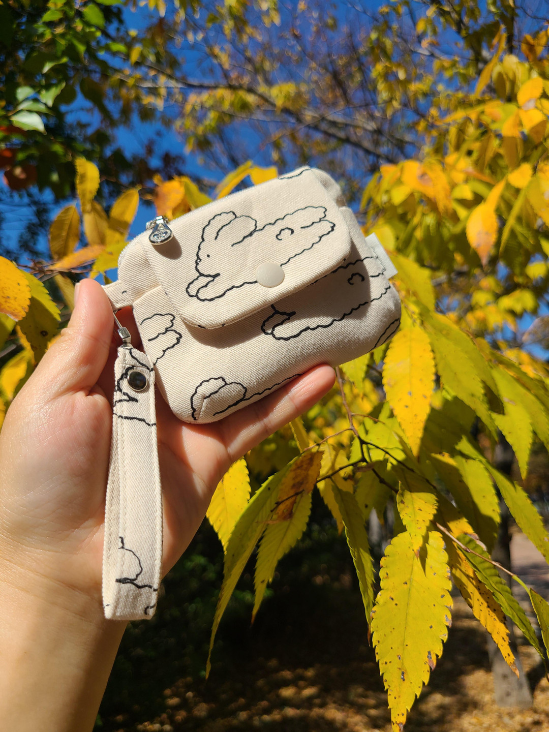 Cloud Rabbit Round Wallet | idus