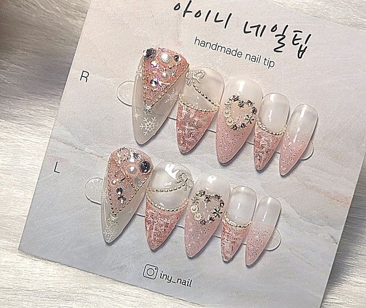 스틸레토 쉐입 입니다