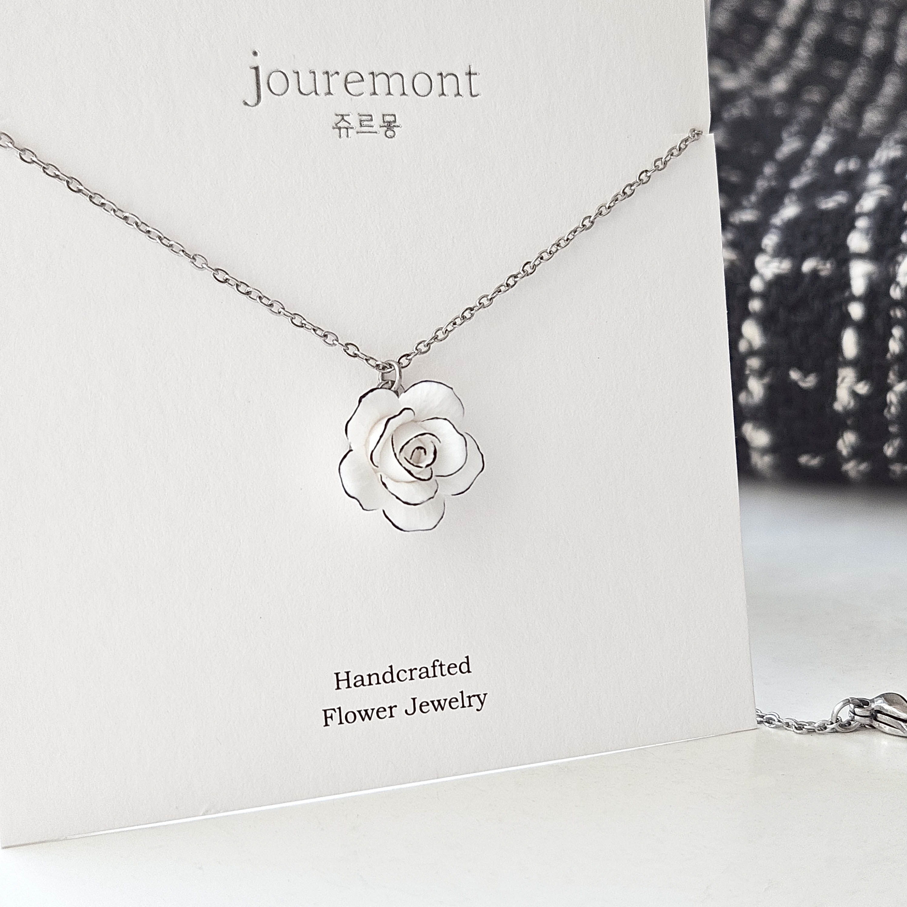 Royal Chafré 로열샤프레 로즈 목걸이 | 아이디어스