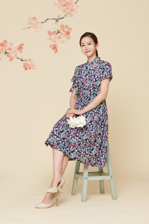 살랑 꽃잔치 반팔 네이비 철릭원피스 | 아이디어스 살랑 꽃잔치 반팔 네이비 철릭원피스
