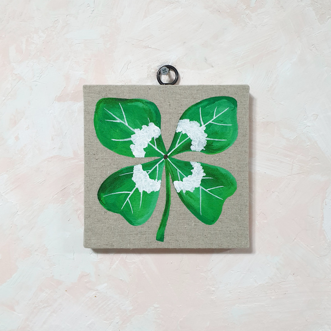 Four-leaf clover hand-drawn picture frame for lucky interior decor | idus