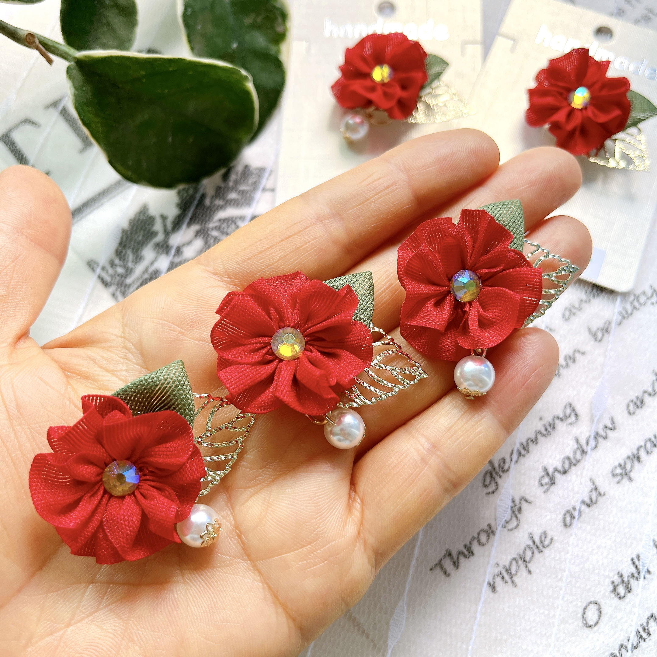 🌺골드잎 리본 카네이션 진주 미니브로치 | 아이디어스