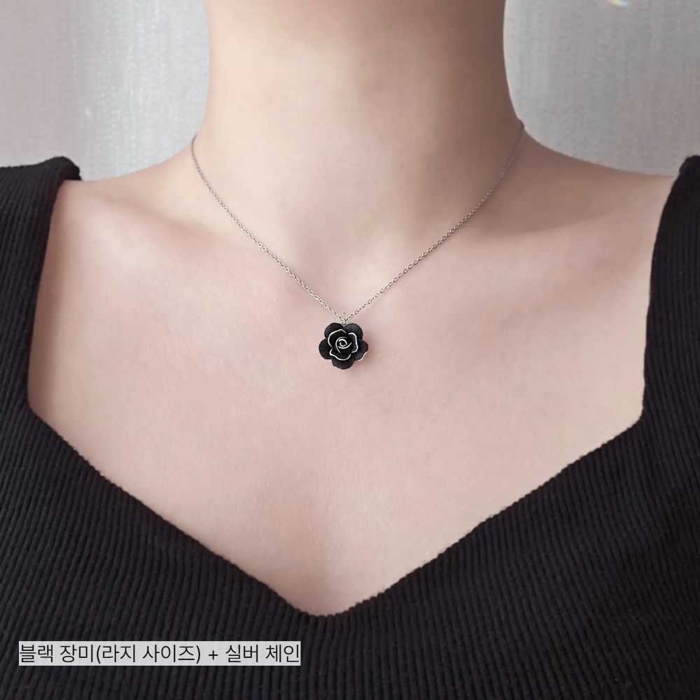 Royal Chafré 로열샤프레 로즈 목걸이 | 아이디어스