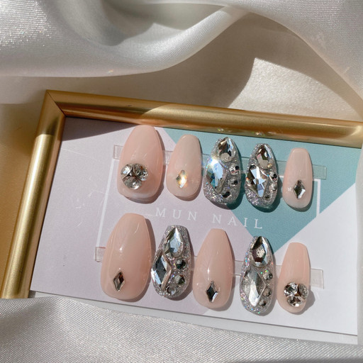 Mun__Nail 블링블링 | 아이디어스 Mun__Nail 블링블링