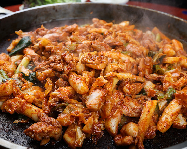 [춘천명동1번지닭갈비] 닭갈비 2인분밀키트(800g) | 아이디어스 [춘천명동1번지닭갈비] 닭갈비 2인분밀키트(800g)