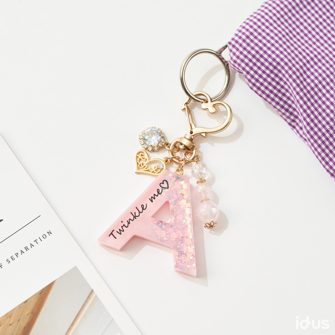 Personalized Special Initial Keychain｜Custom Glitter & Pearl Resin | idus