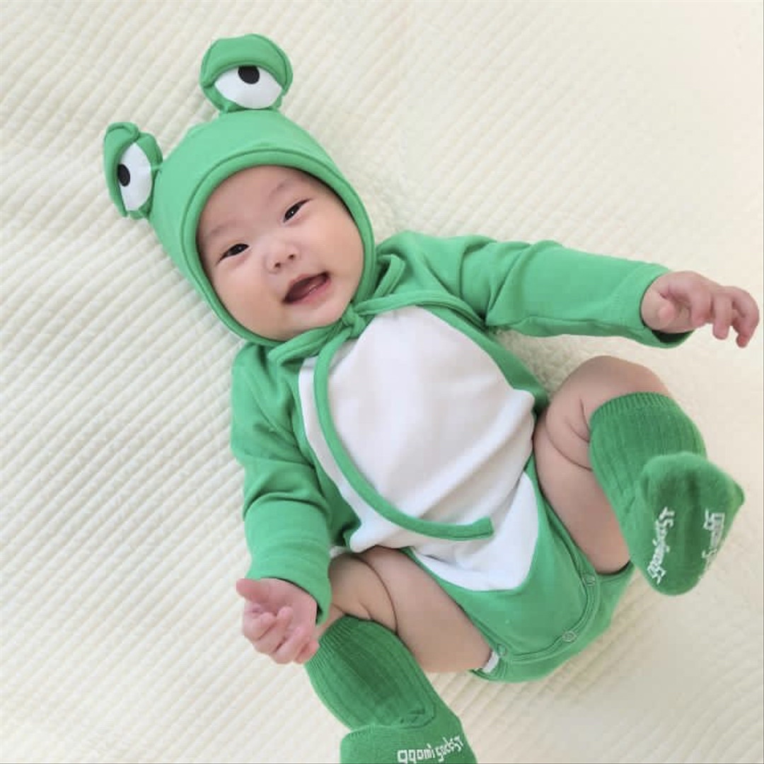 baby frog suit