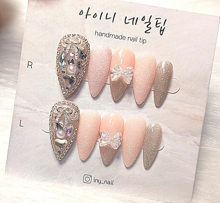 스틸레토 쉐입 입니다