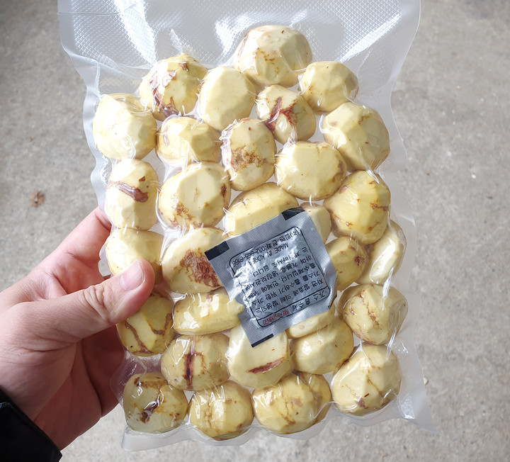 [무농약 유기농]햇밤을 기계로 깐밤(율피밤) 1kg | 아이디어스