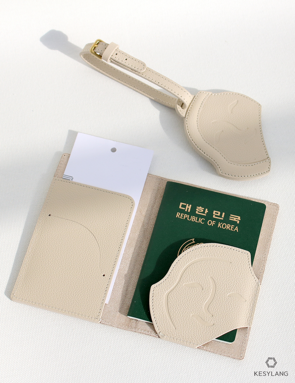 天然牛革 'Silla's smile' パスポートウォレット - ショップ