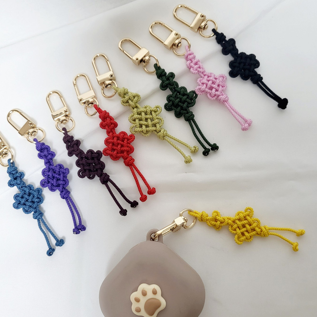 [1+1] traditional knot keyring, chrysanthemum knot | idus