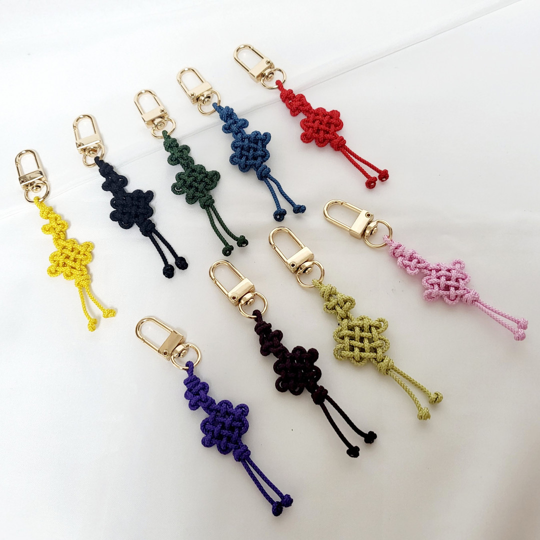 [1+1] traditional knot keyring, chrysanthemum knot