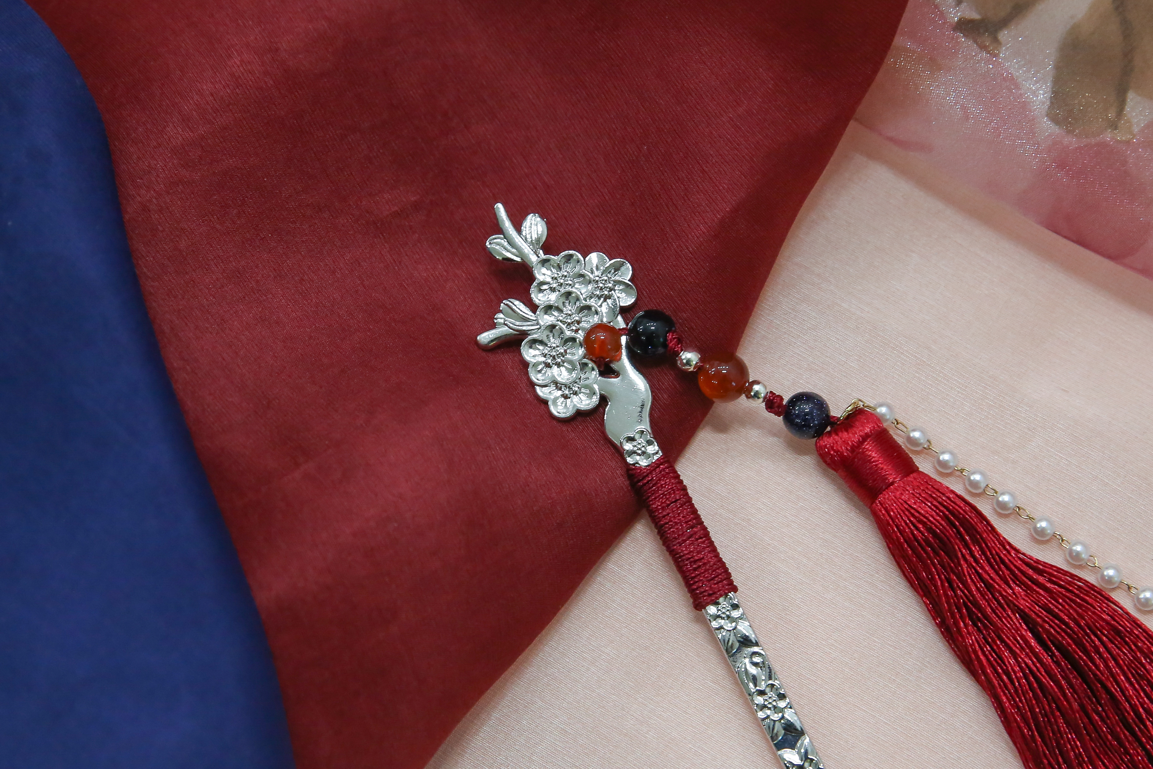 The Red String of Destiny 2in1 Bookmark & hair strick