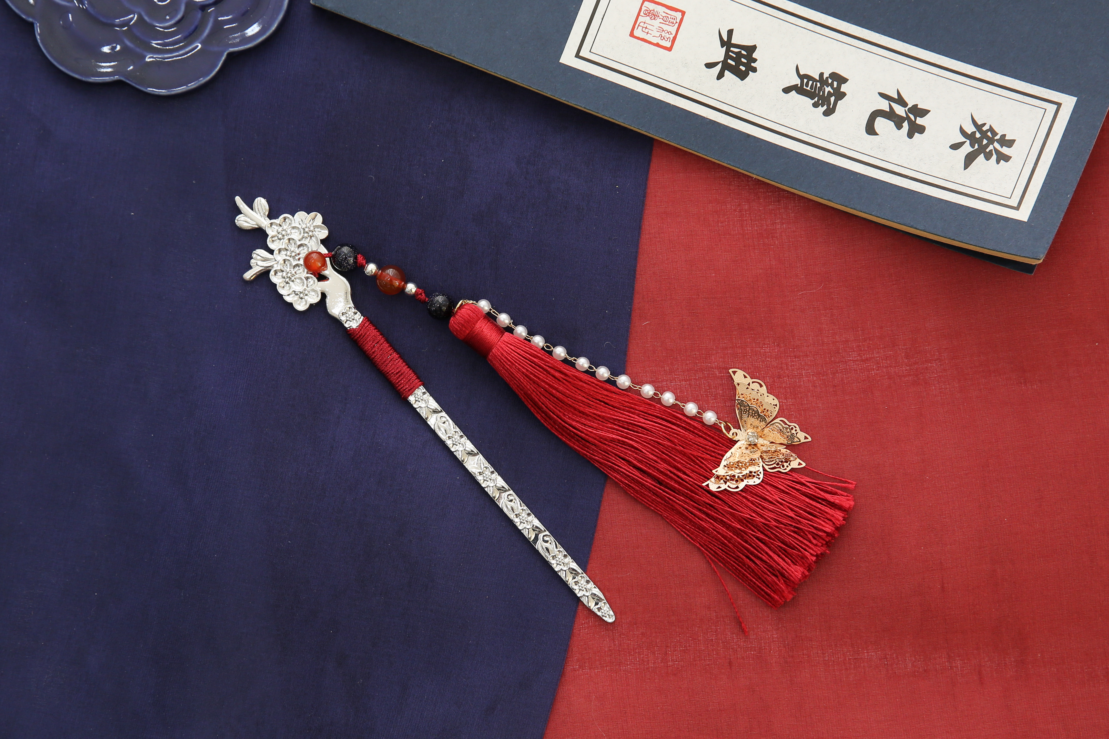 The Red String of Destiny 2in1 Bookmark & hair strick
