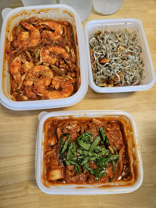 [8월할인]왕새우와 매콤함의 환상조합, 한입덮밥🦐 | 아이디어스 [8월할인]왕새우와 매콤함의 환상조합, 한입덮밥🦐