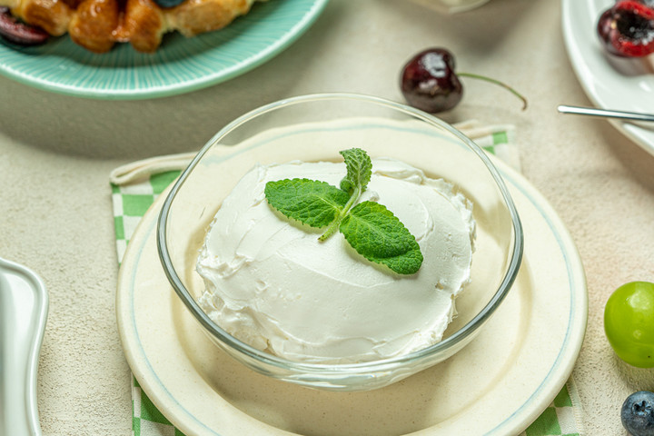 [250g]촉촉한 산미없는 버니앤포니 스타일 그릭요거트 | 아이디어스 [250g]촉촉한 산미없는 버니앤포니 스타일 그릭요거트