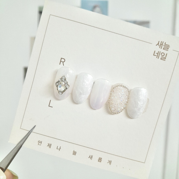 엄지 스톤은 랜덤으로 바뀝니다!