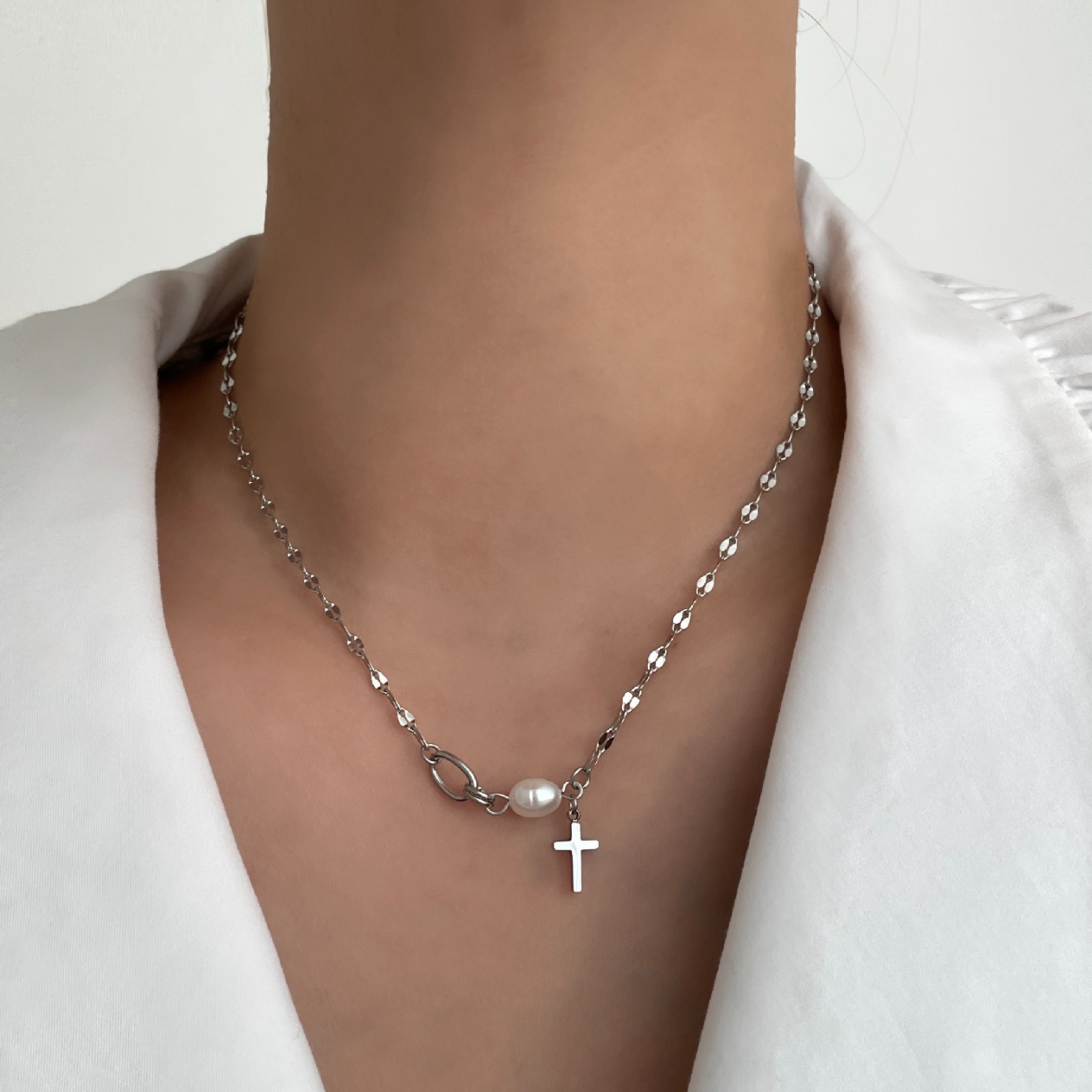 yer 써지컬스틸 담수진주 십자가 목걸이 | 아이디어스